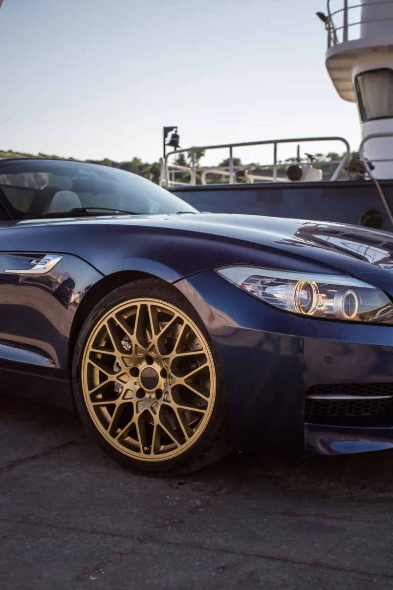 1-black-business-class-sedan-with-design-wheel