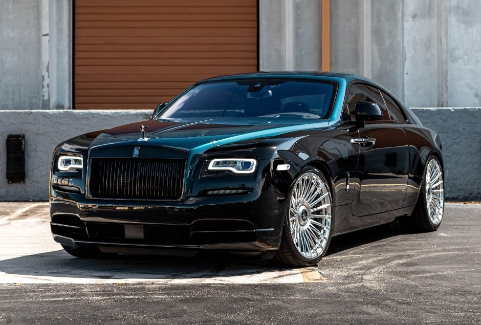 A Vesteon Guide: Choosing the Perfect Alloy Wheels for Your Rolls-Royce插图1 Personalized Finishes and Tailored Fitment Services