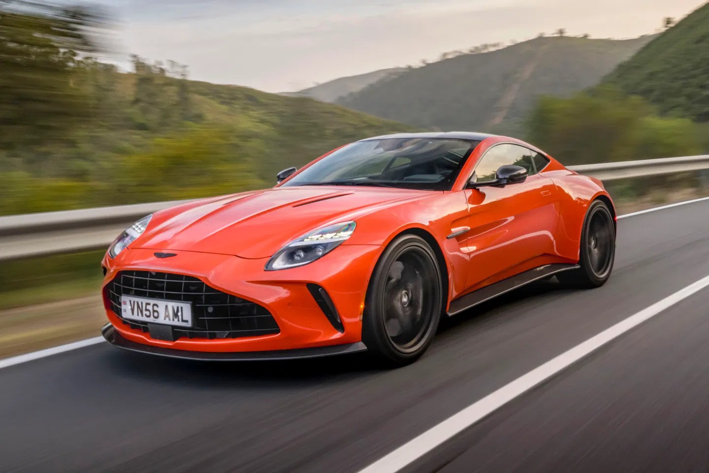 A Vesteon Guide: Elevate Your Aston Martin with Vesteon Premium Forged Wheels插图1 VT-005 Custom Wheel fits the need for something bolder